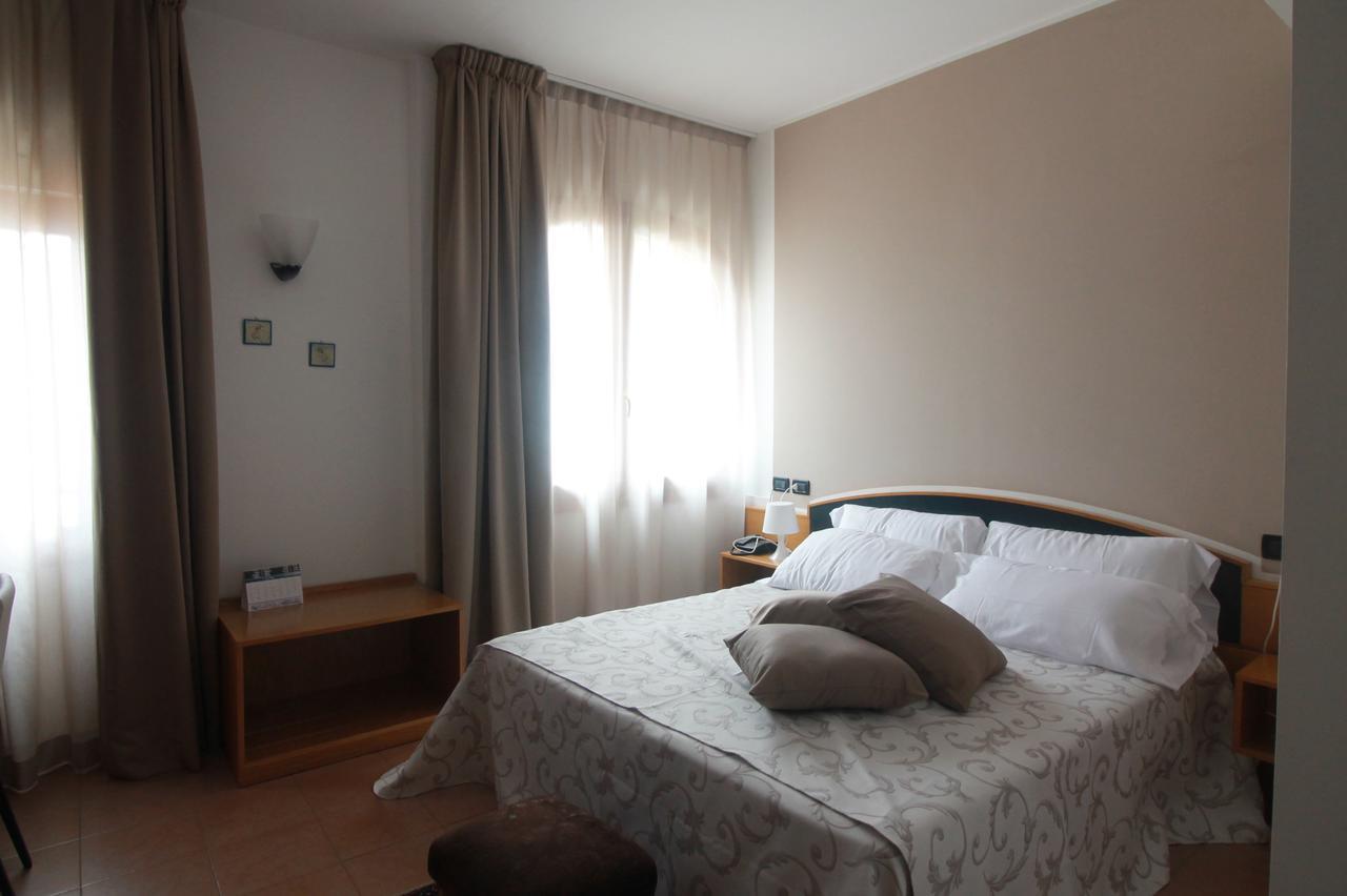 Hotel Ristorante Sensole ซุลซาโน ภายนอก รูปภาพ